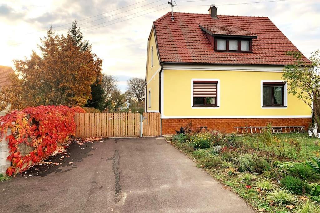 Ferienhaus Mit Garten In Thermennaehe Strebersdorf Extérieur photo